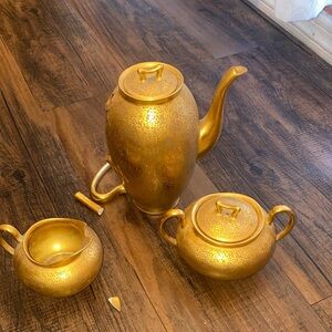 Luxurious Gold Coffee & Tea Set